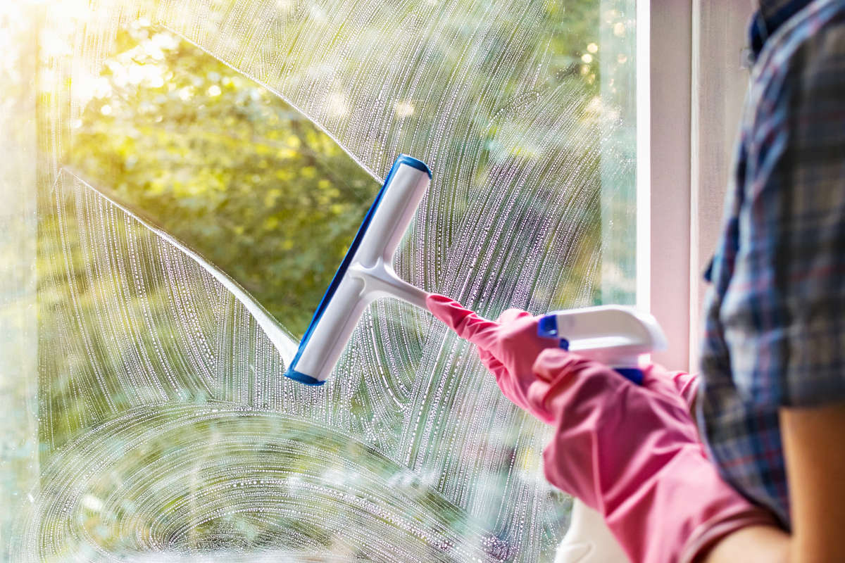 Come pulire i vetri delle finestre - Sorrisi e Servizi
